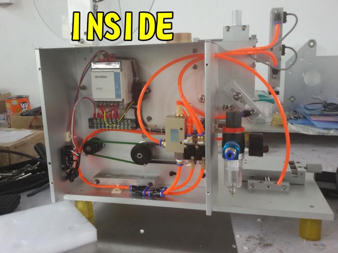 SUS304 Neoksidebla Ŝtalo Ekonomia Duobla Flanka Glumarko-Etikedo-Maŝino Por Botela Etikedo