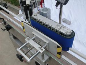 Aŭtomata ronda botela etikedmaŝino por ne-seka gluo, ligna ujo / eksporta pakita etikedmaŝino por CE