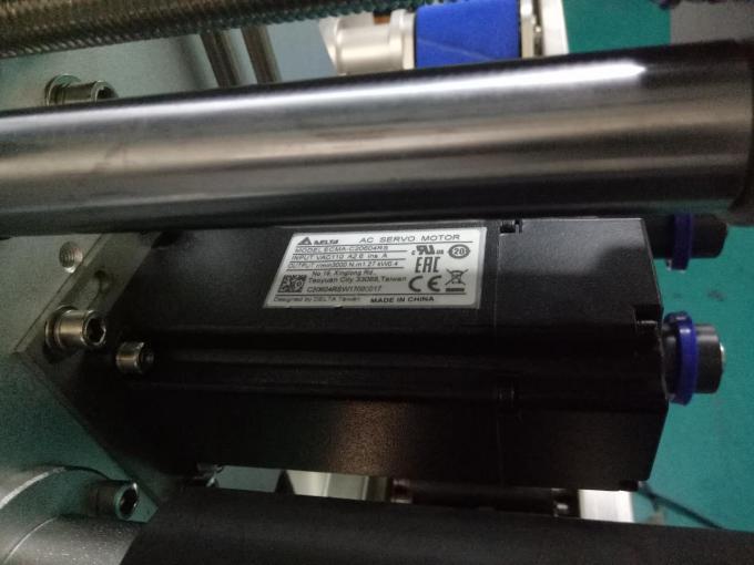 SUS304 Kabineto Du Flankoj Kvadrata Botela Glumarko-Etikedo-Maŝino Kun Personaj Prizorgaj Produktoj