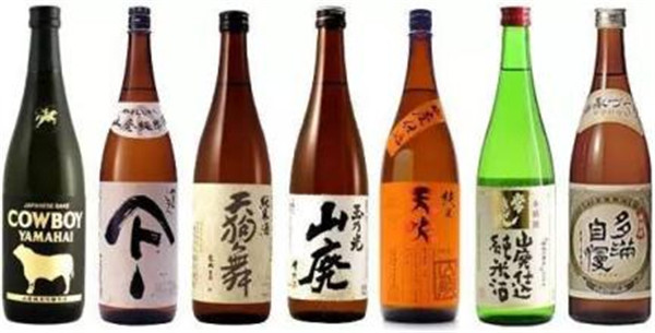 Aŭtomata Memgrupa Etikedo-Glumarko Tri etikedoj 250BS / min Produkta Rapido