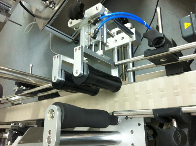 Vitra Botelo Memgluebla Glumarkilo, Vitra Vazo-Etikedo