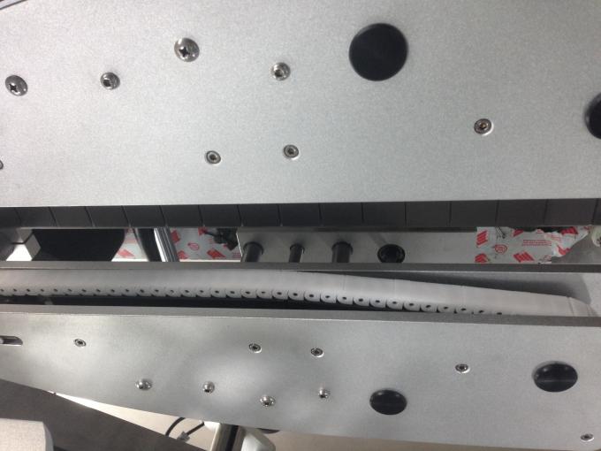 Multoblaj Tipoj Botela Glumarko-Etikedo-Maŝino PLC-Rega Sistemo