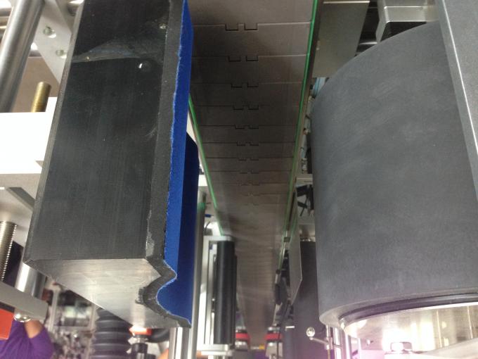 Aŭtomata Glumarko-Etikedo-Aplikilo Por Plasta / Vitra Ronda Botelo