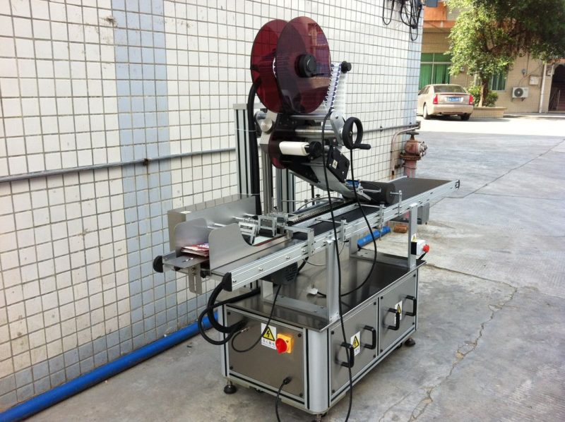 Ĉina Elektra Vetura Supra Etiketa Maŝino, Provizanto de Memglua Glumarko