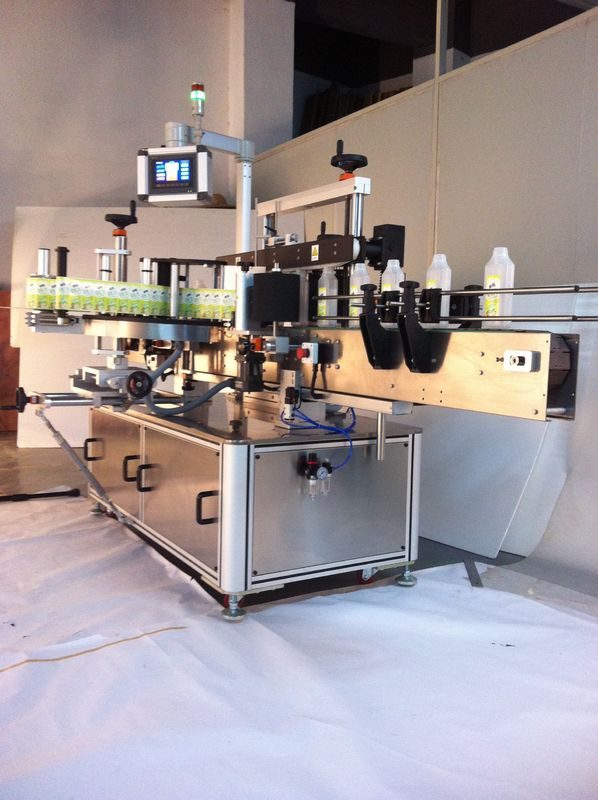 Ĉina Trinkaĵa Kvadrata Botela Etikedmaŝino Provizanto Duflanka Glumarko