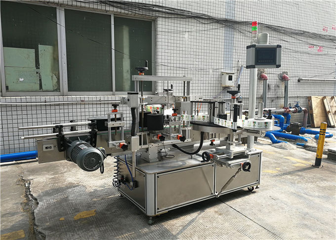 Memglua etikedmaŝino por plata botelo, Etikeda Aplikila Maŝino Por Boteloj