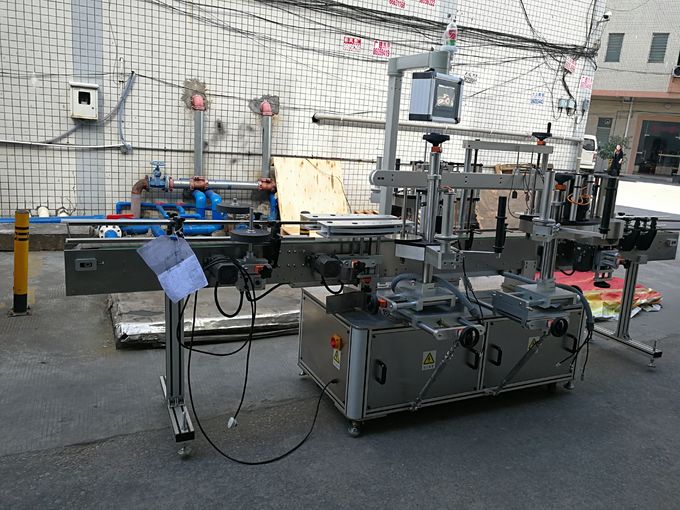 Tri Etikedoj Memadhesia Etikeda Maŝino 110V / 380V Tensio