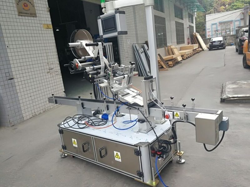 Ĉina Glumarka Supra Etikeda Maŝino Por Nozzle Pouch Electric Driven Type-provizanto